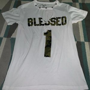 White T-shirt with neck collar.